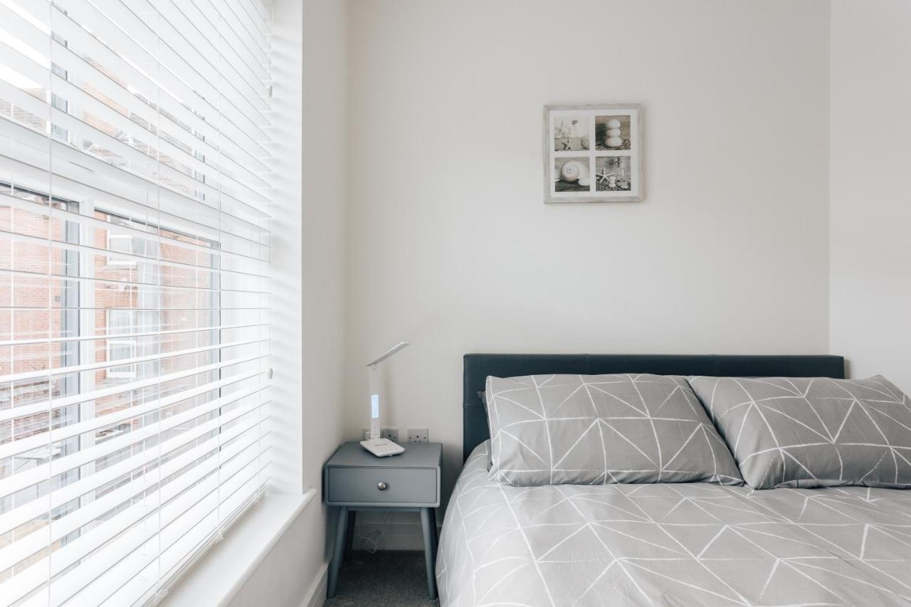 Central 2 Double Bedroom Flat With Parking Bournemouth Eksteriør bilde