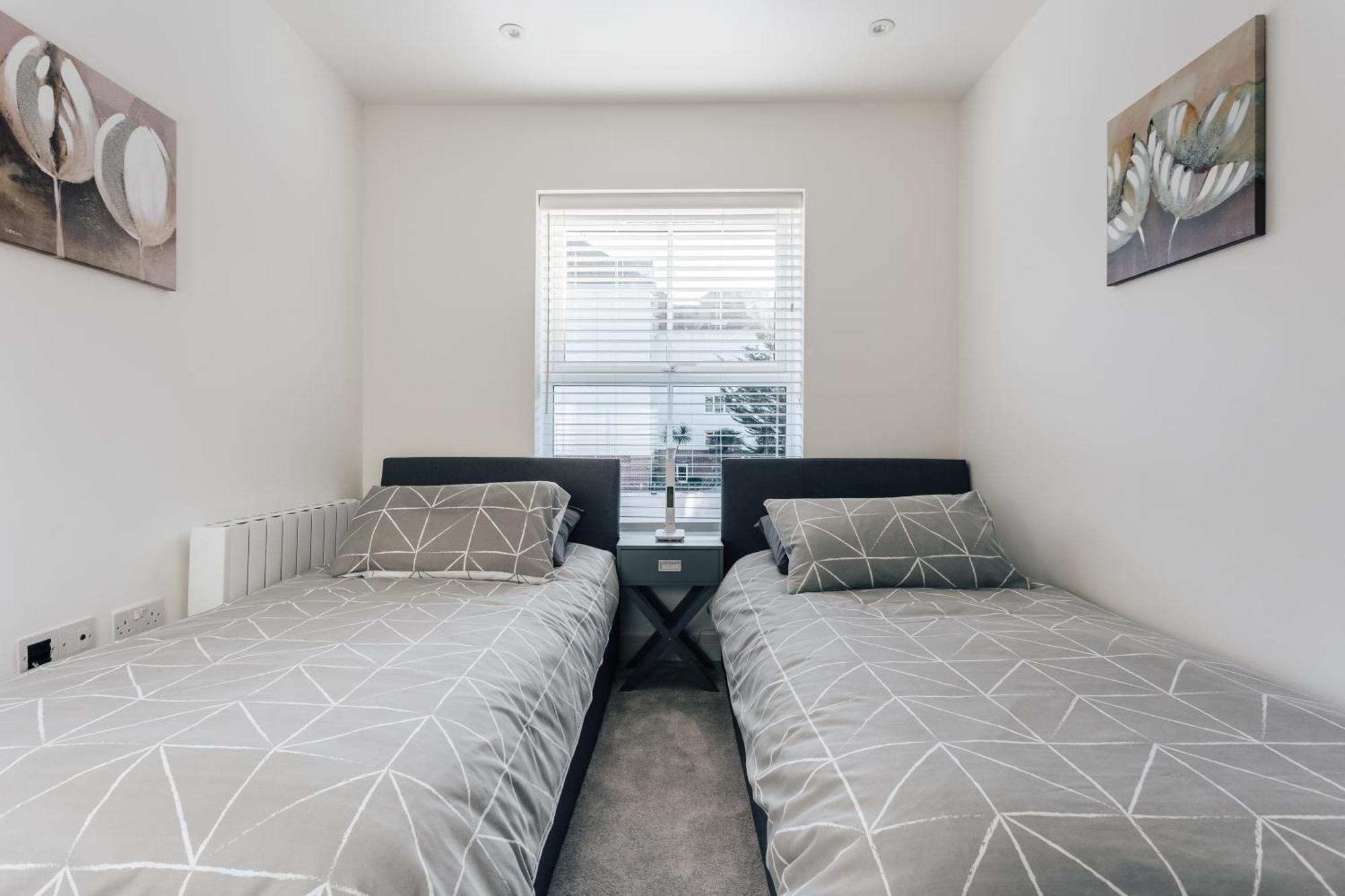 Central 2 Double Bedroom Flat With Parking Bournemouth Eksteriør bilde